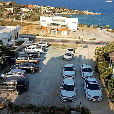 Huzur Hotel *