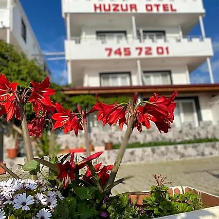 Huzur Hotel *
