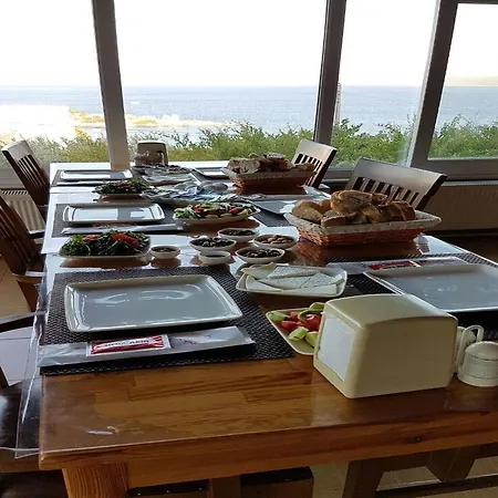 Huzur Hotel *