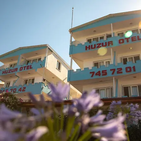 Huzur Hotel *