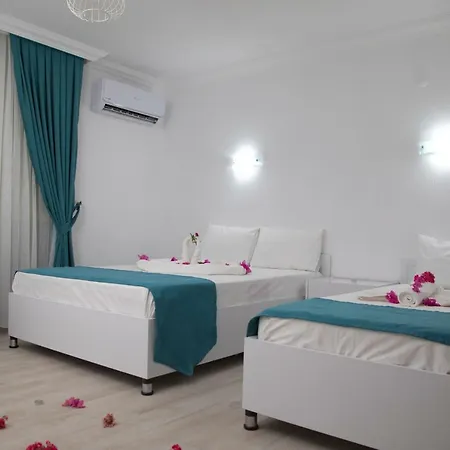 Huzur Hotel *